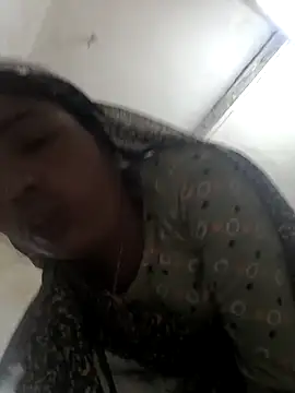 Hot raaani online show from 02/11/26, 11:37