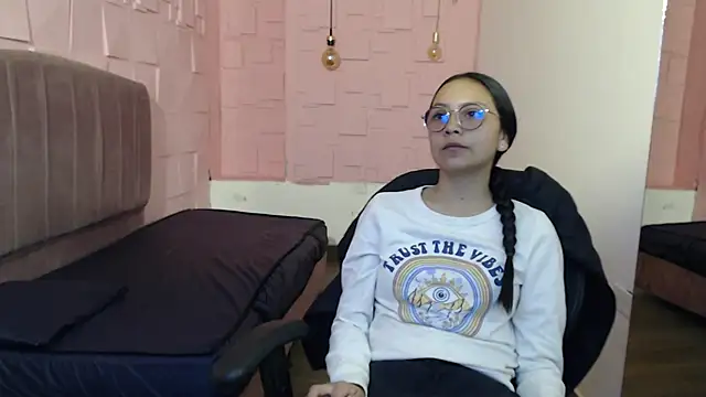 katalina07 1 online show from 12/04/25, 01:42