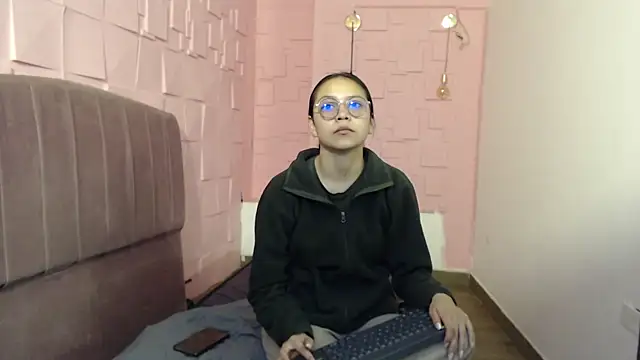 katalina07 1 online show from 12/05/25, 02:36