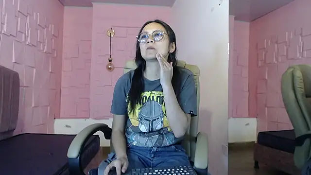 katalina07 1 online show from 03/19/26, 04:55