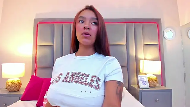 GabyMoreau online show from 11/07/25, 07:58