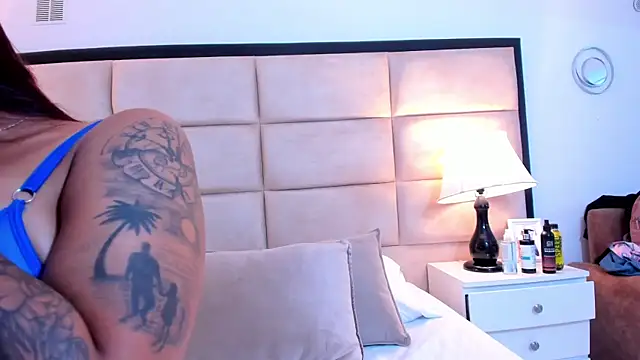 GabyMoreau online show from 03/04/26, 08:37