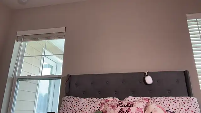 anamira1 online show from 04/03/26, 05:00