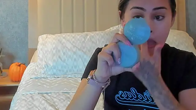 Emilly Beaumont online show from 10/14/25, 11:44