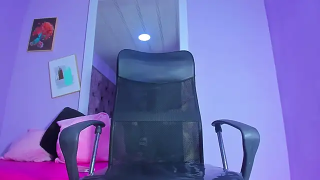 Emy Latin online show from 11/13/25, 08:19