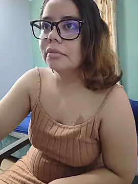 Snapshot of saenz_eymi chatting on 06/07/26, 06:11 saenz eymi online show from 06/07/26, 06:11