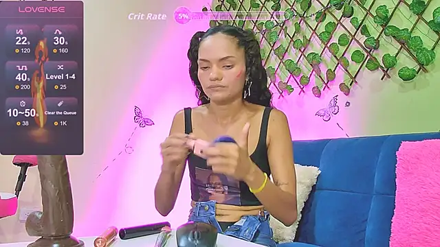 Karen Ariass online show from 11/12/25, 02:06