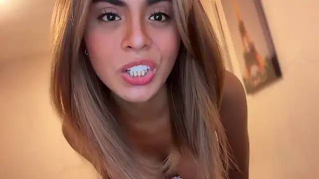 sabrina cutieee69 online show from 03/15/26, 03:23