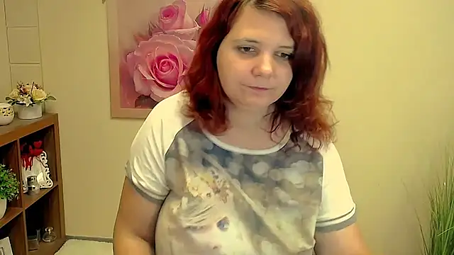 Snapshot of TwoBigSuns chatting on 09/23/25, 07:22 TwoBigSuns online show from 09/23/25, 07:22