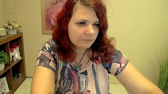 Snapshot of TwoBigSuns chatting on 09/24/25, 07:01 TwoBigSuns online show from 09/24/25, 07:01