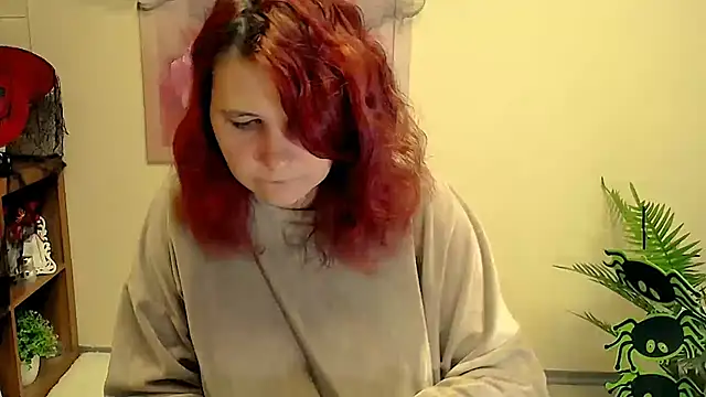 Snapshot of TwoBigSuns chatting on 10/16/25, 07:31 TwoBigSuns online show from 10/16/25, 07:31