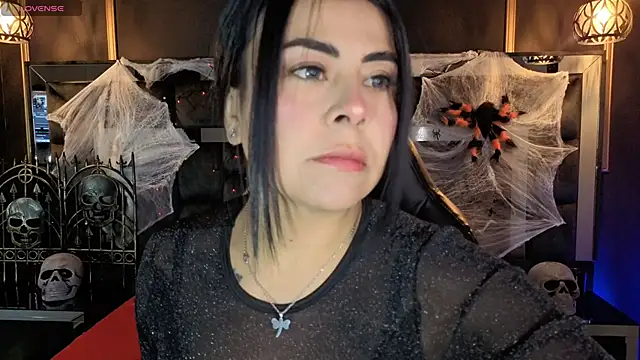 Aniajoness  online show from 10/17/25, 04:04