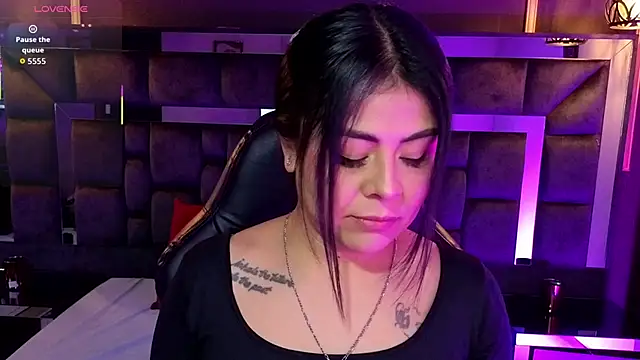 Aniajoness  online show from 11/05/25, 02:55