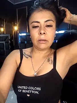 Aniajoness  online show from 11/12/25, 03:40