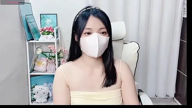 phuongnhi  online show from 05/17/26, 02:42
