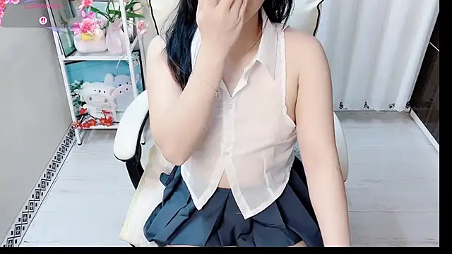 Snapshot of phuongnhi_ chatting on 06/10/26, 12:26 phuongnhi online show from 06/10/26, 12:26