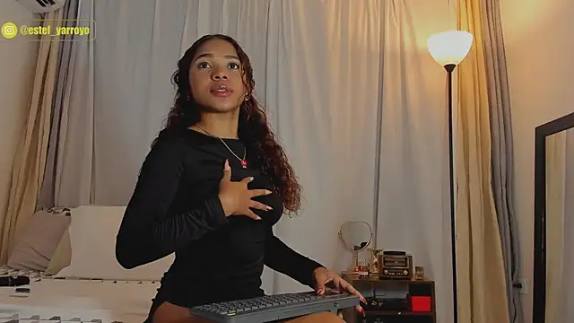 Estefy arroyo1 online show from 01/09/26, 03:09