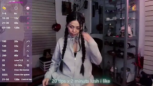 xinamora online show from 10/23/25, 04:23