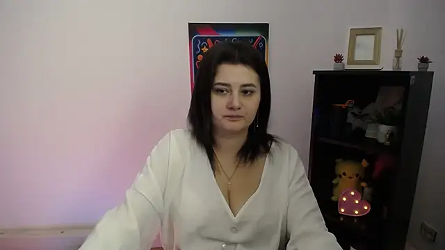 Katrin kiss  online show from 10/24/25, 12:45