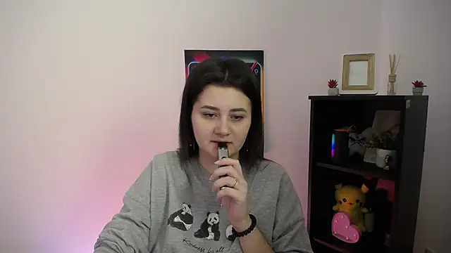 Katrin kiss  online show from 10/26/25, 12:44