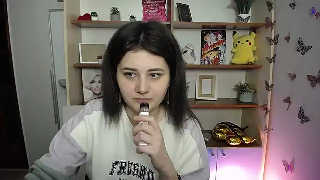 Snapshot of Katrin_kiss_ chatting on 05/18/26, 12:22 Katrin kiss online show from 05/18/26, 12:22