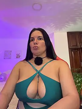 Snapshot of carol_cruz133 chatting on 05/06/26, 11:32 carol cruz133 online show from 05/06/26, 11:32