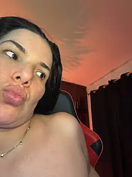 Snapshot of carol_cruz133 chatting on 06/04/26, 11:33 carol cruz133 online show from 06/04/26, 11:33