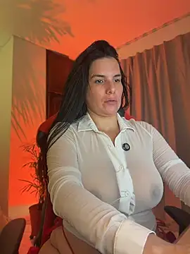 Snapshot of carol_cruz133 chatting on 06/18/26, 11:31 carol cruz133 online show from 06/18/26, 11:31