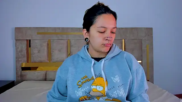 Kitty ravee online show from 09/10/25, 12:49