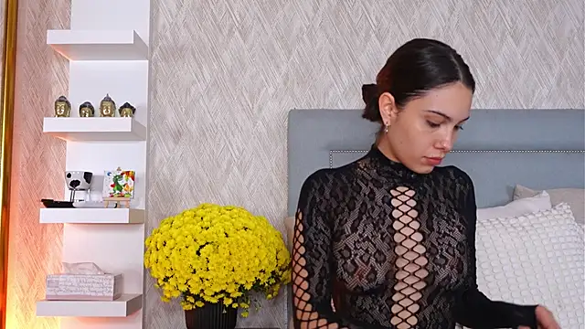 Sofy Bradd online show from 11/05/25, 08:14