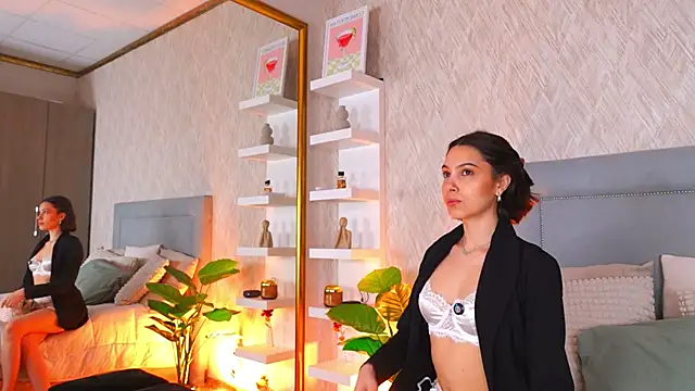 Sofy Bradd online show from 04/19/26, 06:13