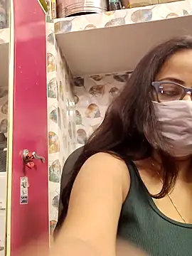 nisha 1110 online show from 04/12/26, 02:33