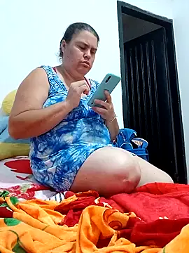 yaneth  online show from 09/28/25, 12:49