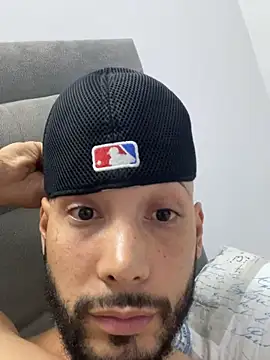 Snapshot of Apolo0608 chatting on 10/17/25, 03:53 Apolo0608 online show from 10/17/25, 03:53