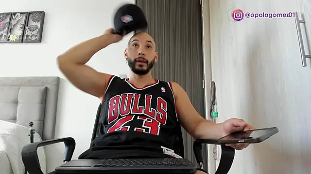 Snapshot of Apolo0608 chatting on 10/25/25, 09:20 Apolo0608 online show from 10/25/25, 09:20