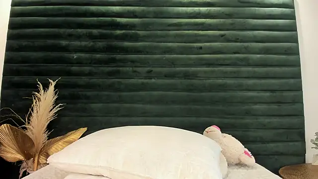 LiliCarterm online show from 04/09/26, 06:19