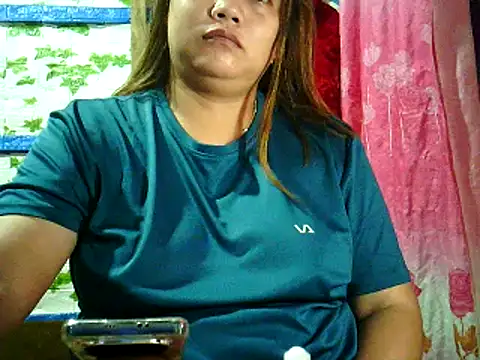 Snapshot of yuana25 chatting on 05/29/26, 11:41 yuana25 online show from 05/29/26, 11:41