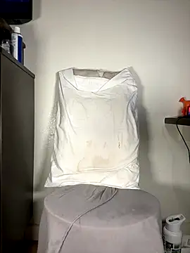 Snapshot of rubywithpearls chatting on 10/12/25, 12:48 rubywithpearls online show from 10/12/25, 12:48