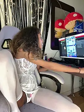 Snapshot of rubywithpearls chatting on 11/05/25, 12:54 rubywithpearls online show from 11/05/25, 12:54