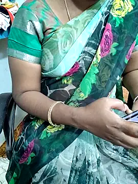 Snapshot of lolida69thamil chatting on 09/28/25, 05:57 lolida69thamil online show from 09/28/25, 05:57