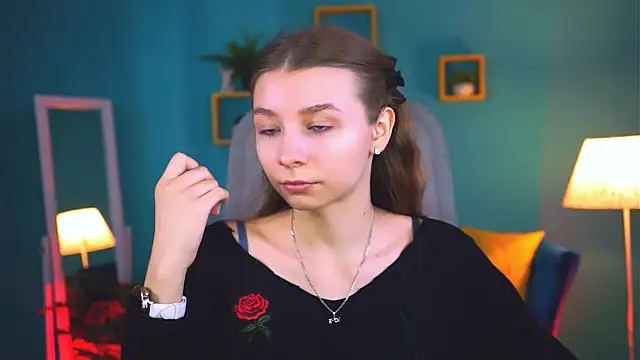 JulieDaniel online show from 10/07/25, 08:11