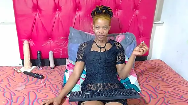 SexyChantyBabe25 online show from 03/12/26, 08:37