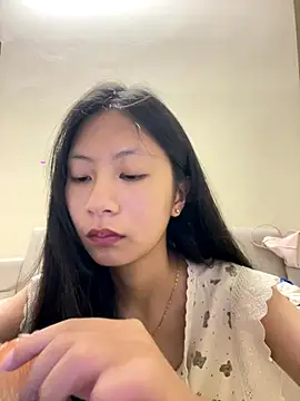 Lil-Gi online show from 10/10/25, 03:11