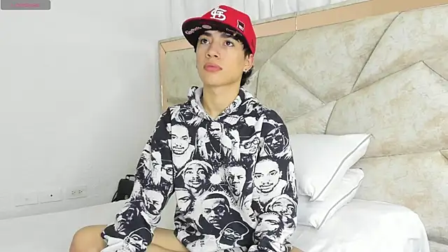 Thiago Divine  online show from 09/18/25, 01:35