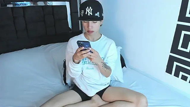 Thiago Divine  online show from 09/25/25, 03:38