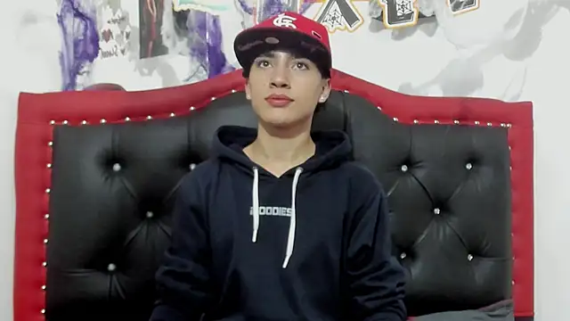 Thiago Divine  online show from 10/17/25, 10:56