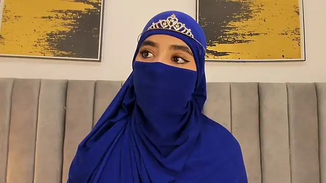 nayiraa  online show from 02/10/26, 06:45