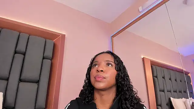 LisaMendez online show from 09/13/25, 02:22