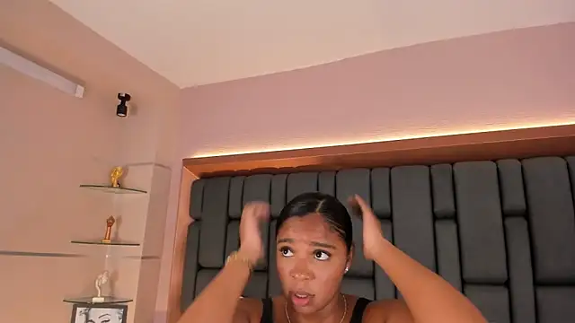 LisaMendez online show from 10/05/25, 04:00