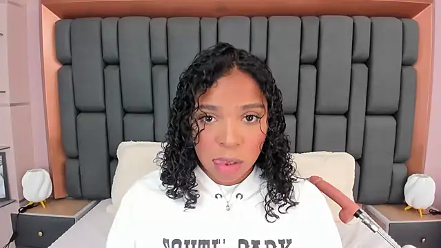 LisaMendez online show from 10/21/25, 03:51